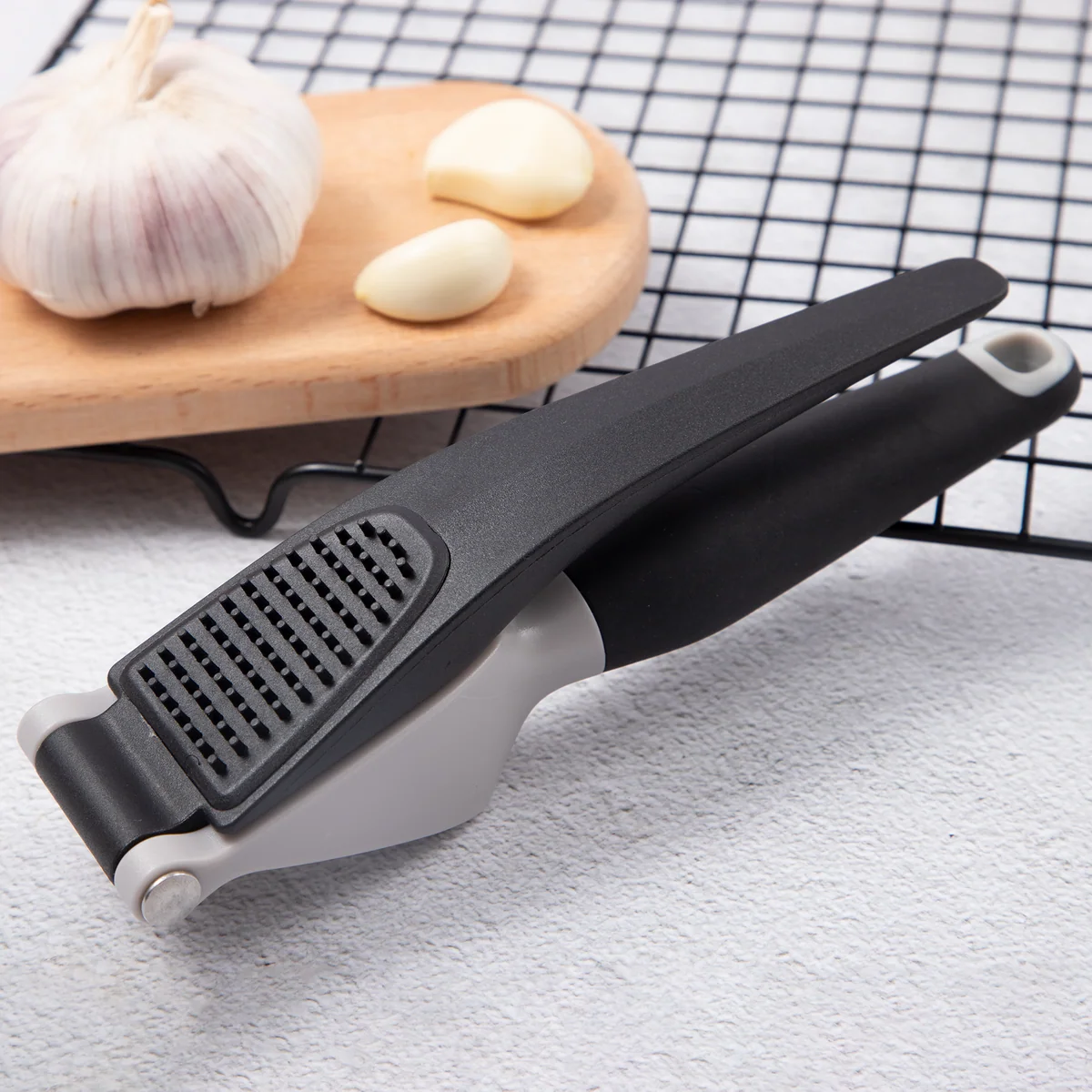 Handheld Garlic Press image 3