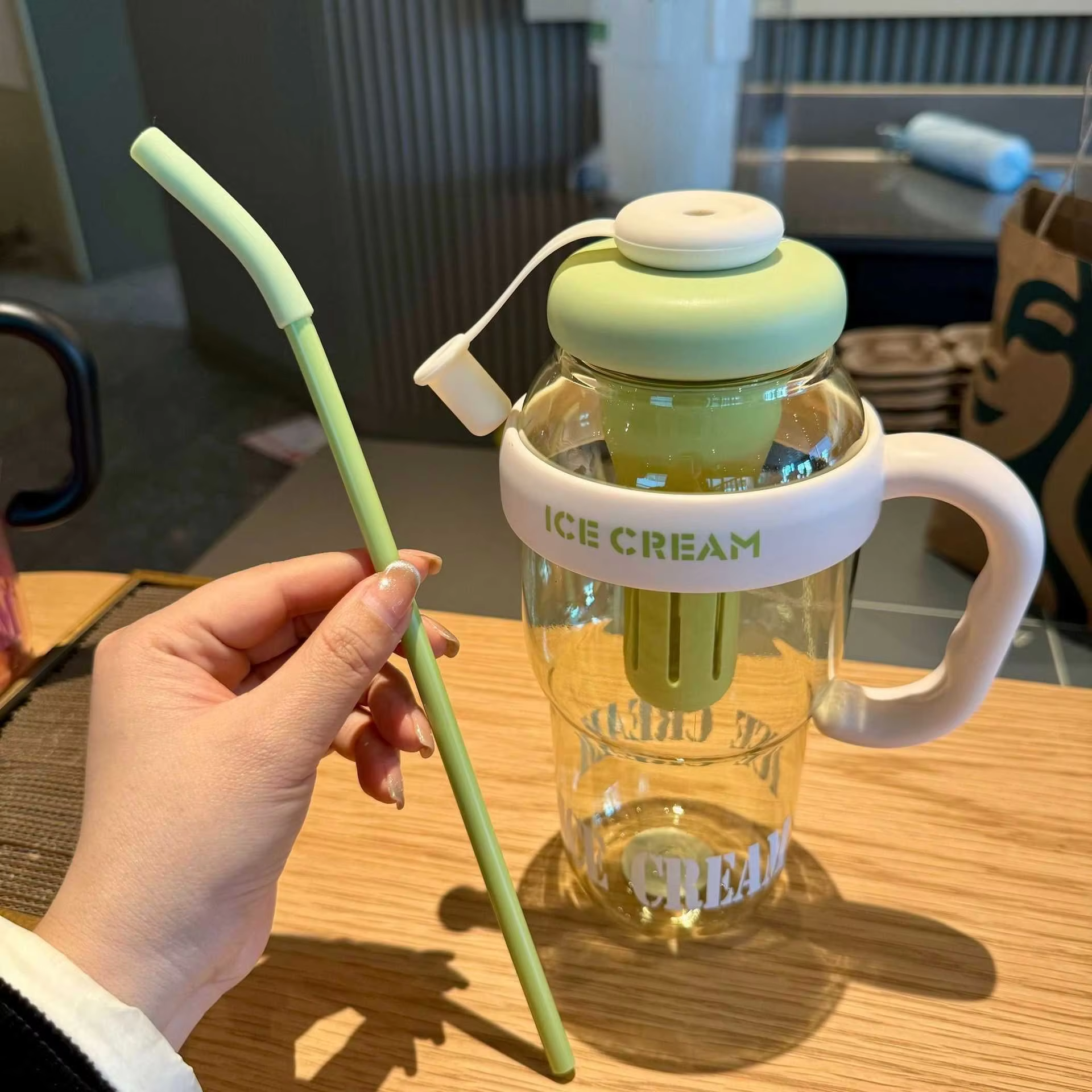 1200ml Straw Water Bottle image 3